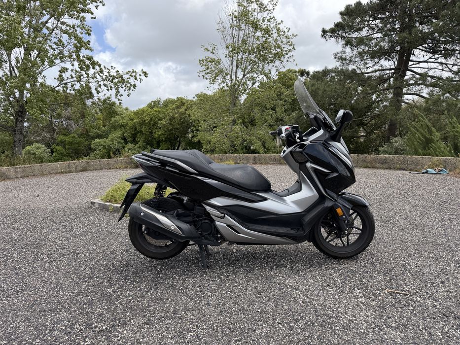 Honda Forza 300