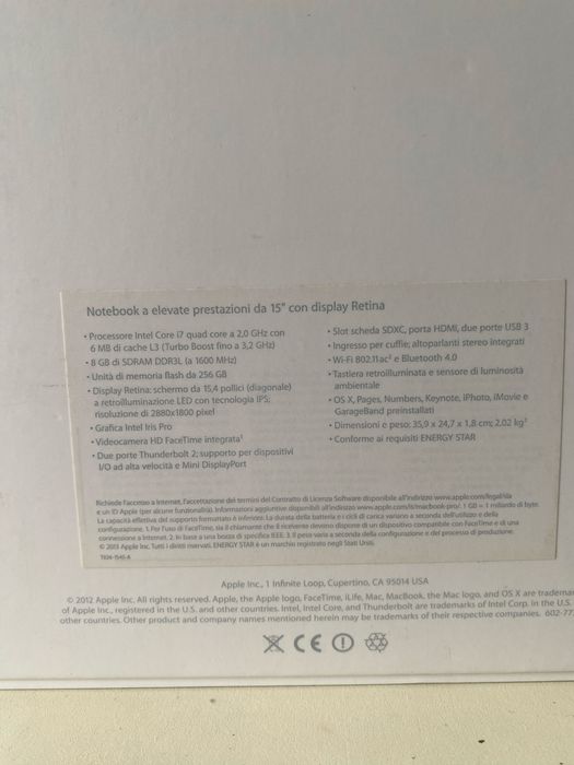 Macbook Pro i7 8GB 256 SSD 15”