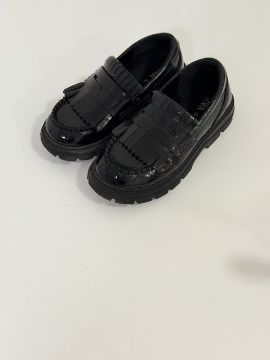 Продам лофери zara