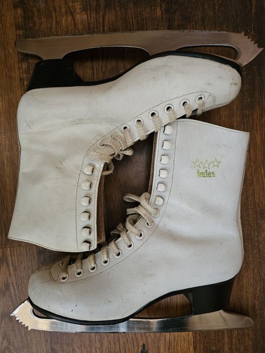 Коньки / ковзани жіночі