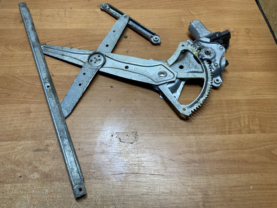 Toyota Camry 40 передний правий склопідіймач, стеклоподъемник для Тойо