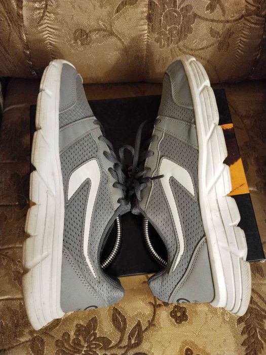 Кросівки чоловічі Decathlon Ekiden One сірі 43 р.