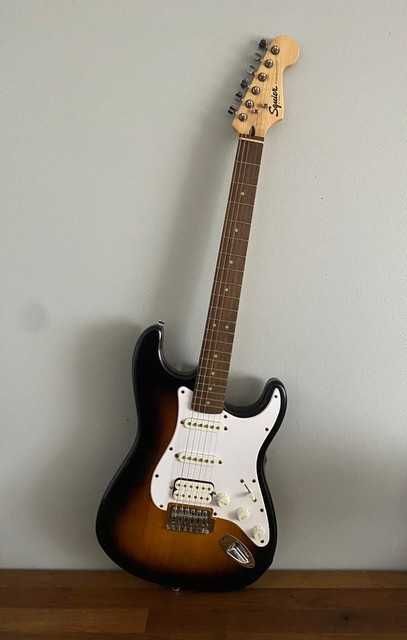 guitarra elétrica Squier Sonic Stratocaster Sunburst