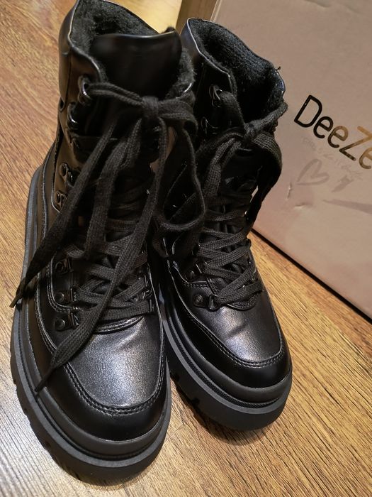 Nowe trapery rozmiar 37 buty zimowe czarne wiązane