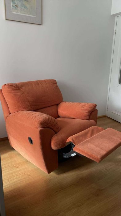 Zestaw wypoczynkowy KLER – sofa 3-osobowa + fotel z funkcją relaksu