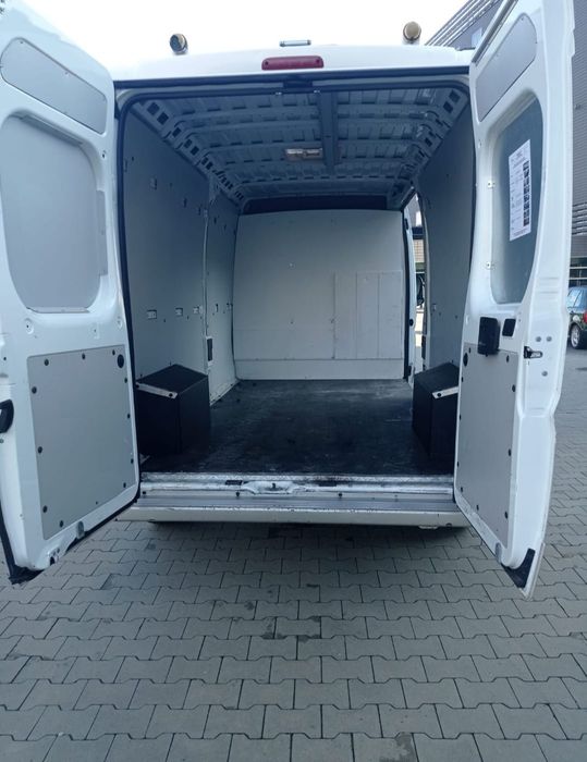 Wynajem wypożyczenie bus blaszak furgon plandeka samochody dostawcze