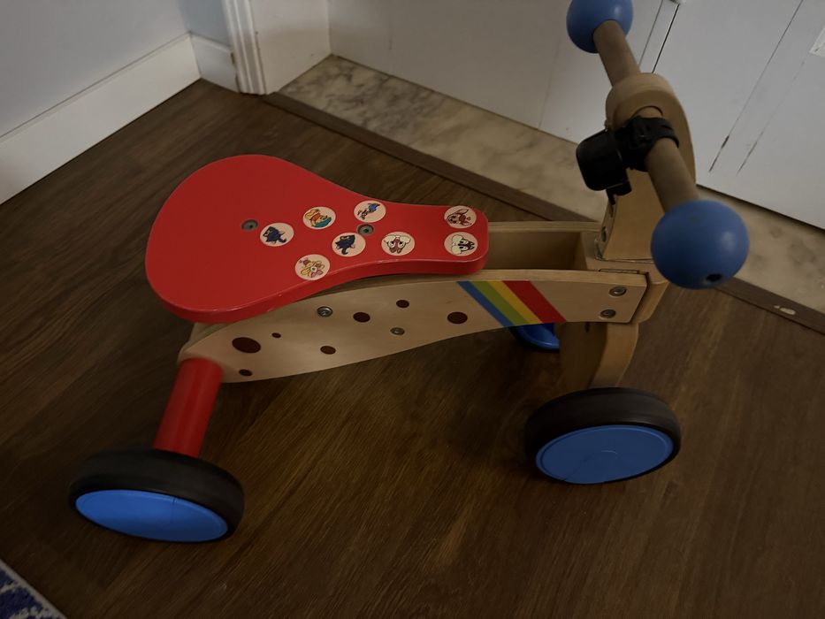 Triciclo sem pedais infantil
