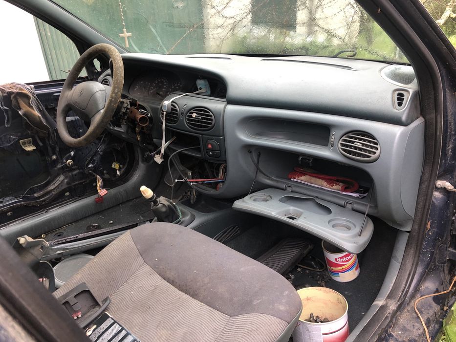 Renault Megane restauro ou peças