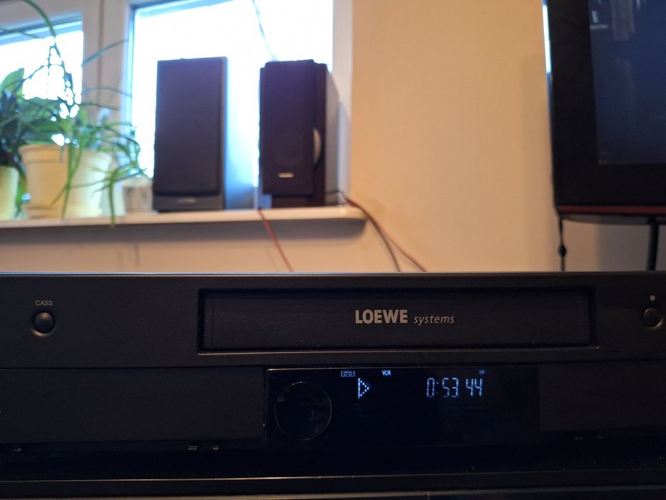 Magnetowid LOEWE centros hi fi 6106H