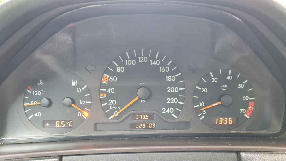 Mercedes-Benz E200 (W210)