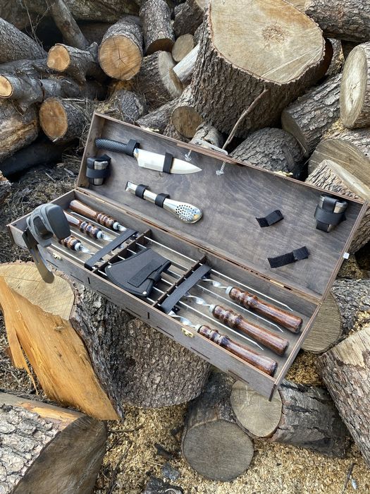 Подарунковий набір шампурів  ГУЦУЛ шампура + сокира в кейсі