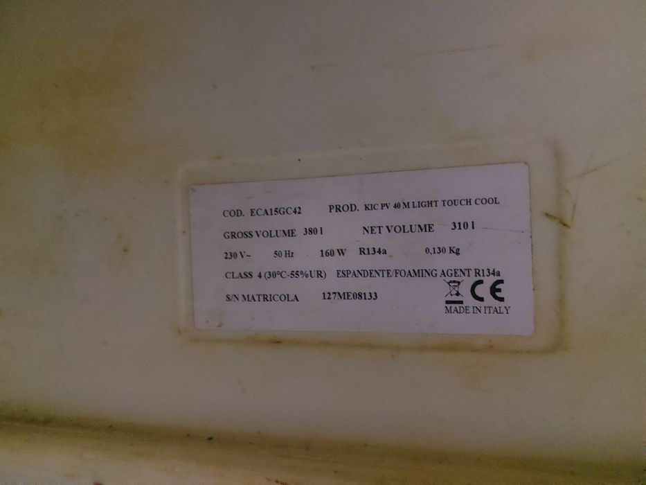 Продам холодильний шкаф