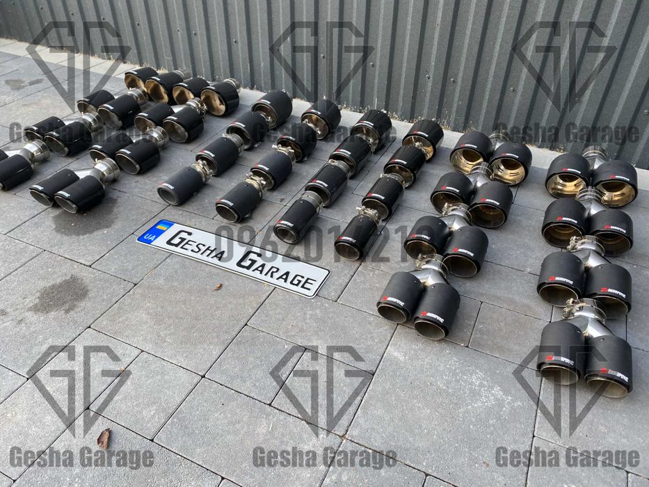 Насадка на вихлопну akrapovic акрапович ліва левая права правая карбон