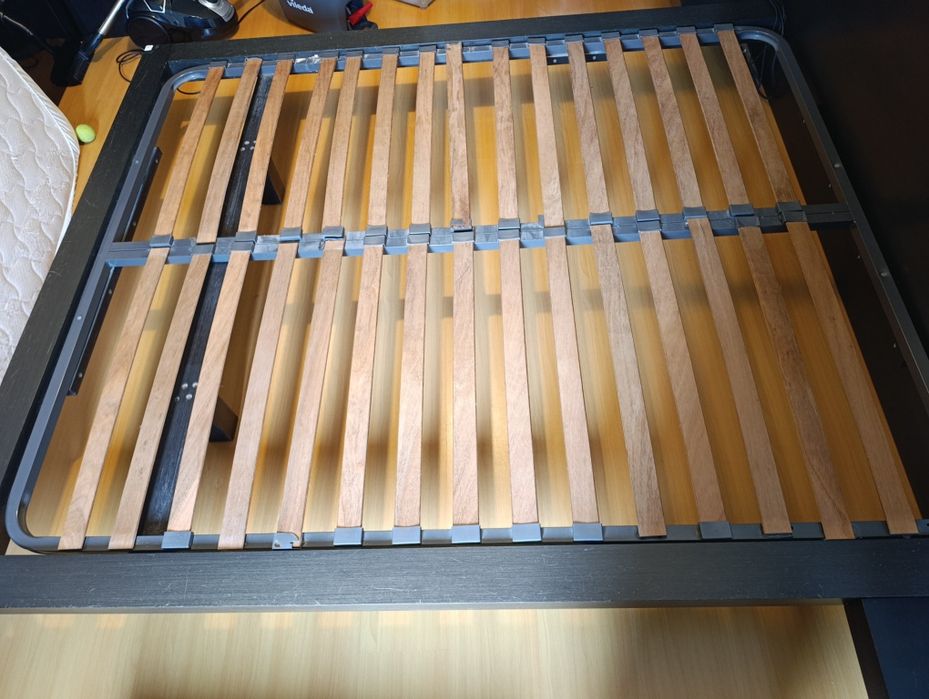 Cama de casal em Wengue (Antarte)