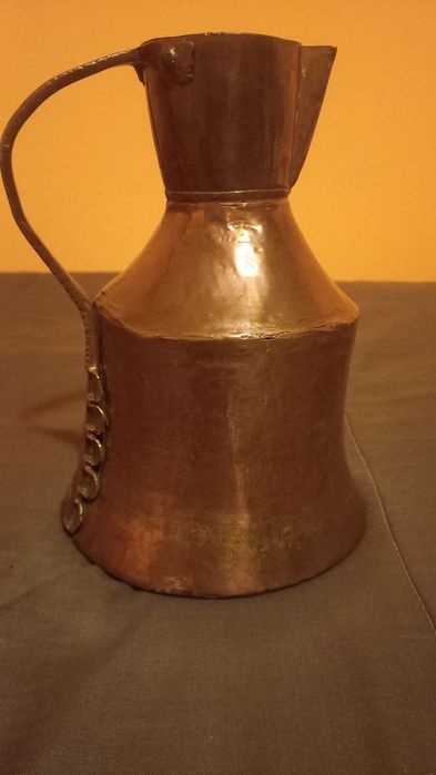 Jarro de cobre martelado artesanal  antigo