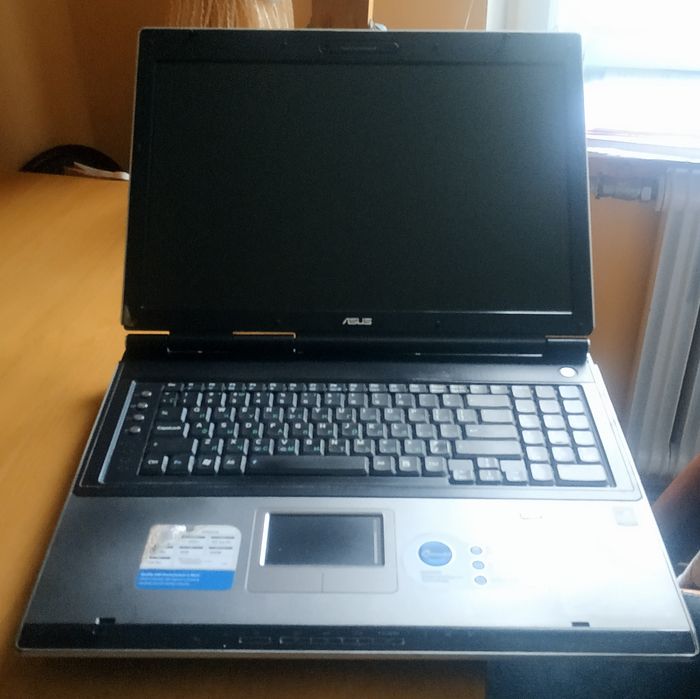 Ноутбук ASUS A7U, 17", Без ремонтов и заливов! Все работает! ОС - WIN7