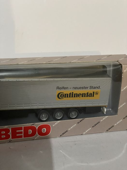 Camião miniatura MAN escala H0 novo