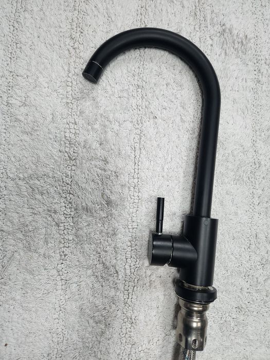 Змішувач кухонний чорний