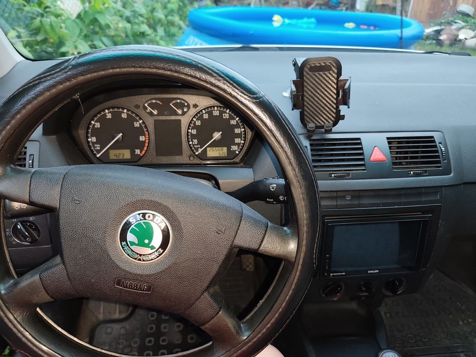 автомобіль Skoda Fabia