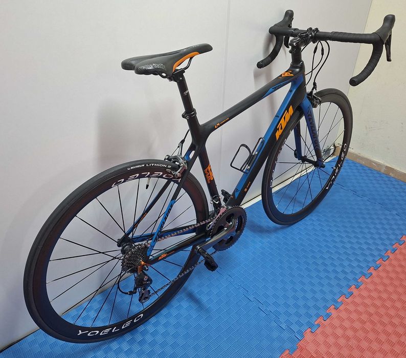 KTM Revelator 3300 – PERFORMANCE CARBON – Excelente Estado