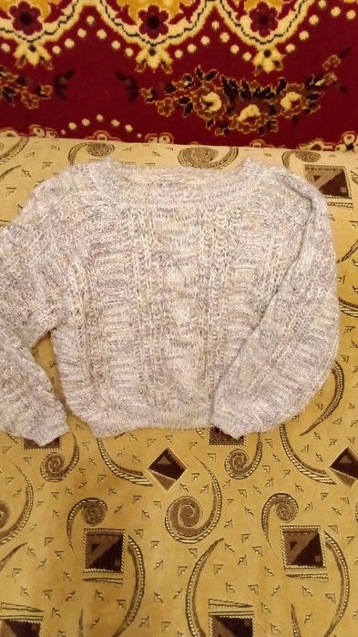 Продаю женский теплый свитер