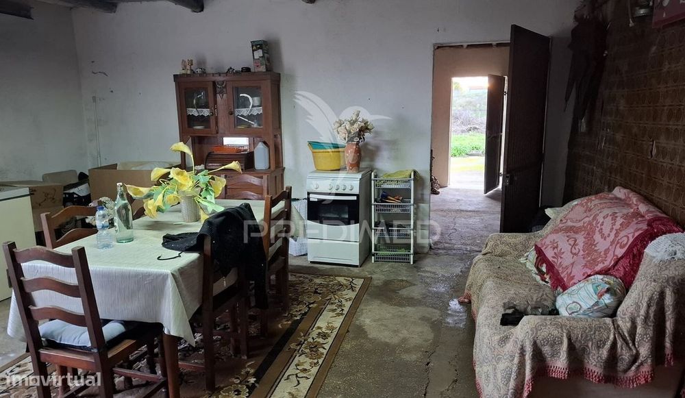 Moradia T1 pronta a Habitar com Terreno, Santos, Santarém.