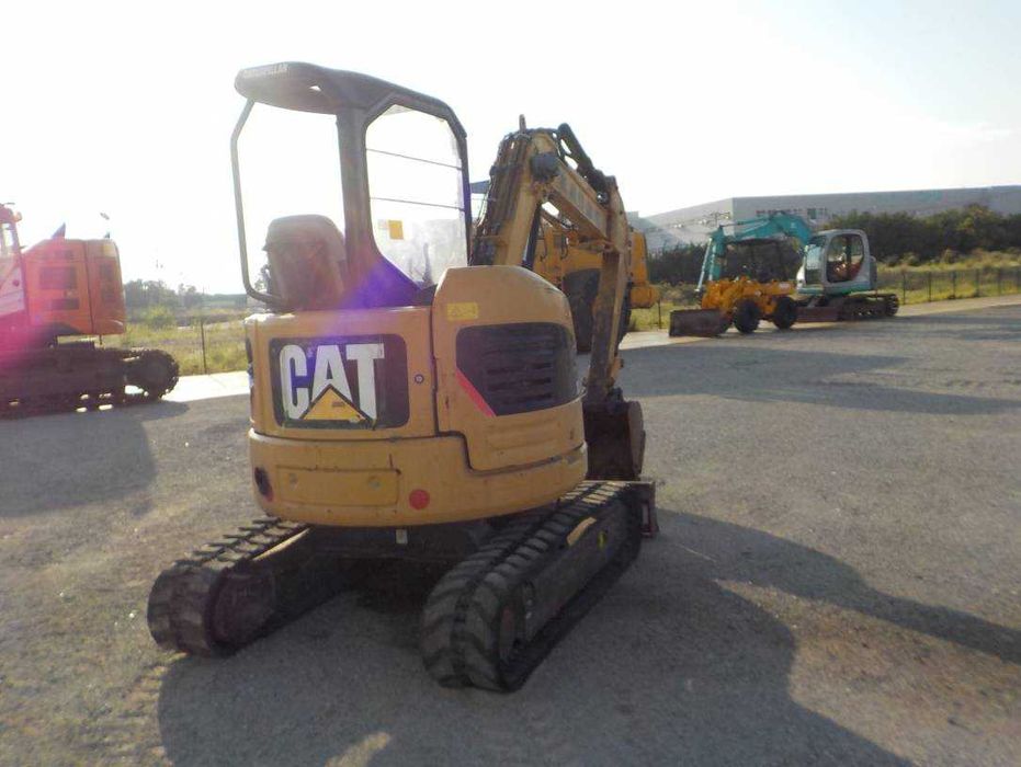 Экскаватор гусеничный CAT 303C SR