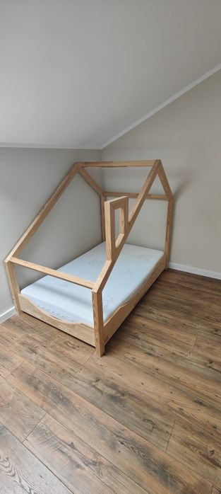 Drewniane łożko dziecięce domek Induro 100x160cm