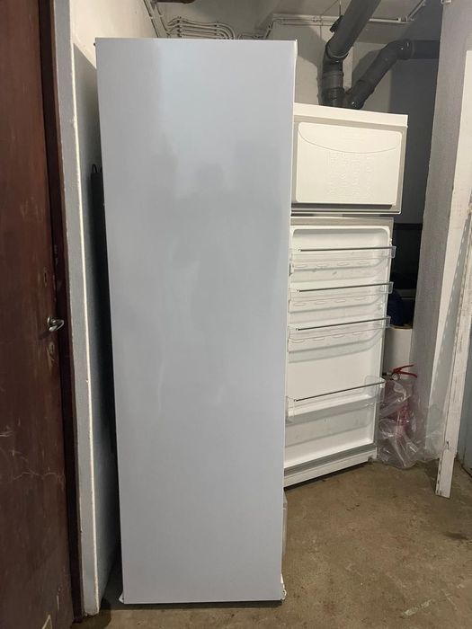 Frigorífico com congelador hotpoint