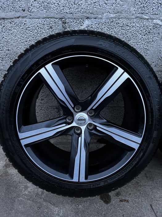 Koła Zimowe R20 5x108 Volvo XC90 XC60 V90 R Design Opony 275/45/20