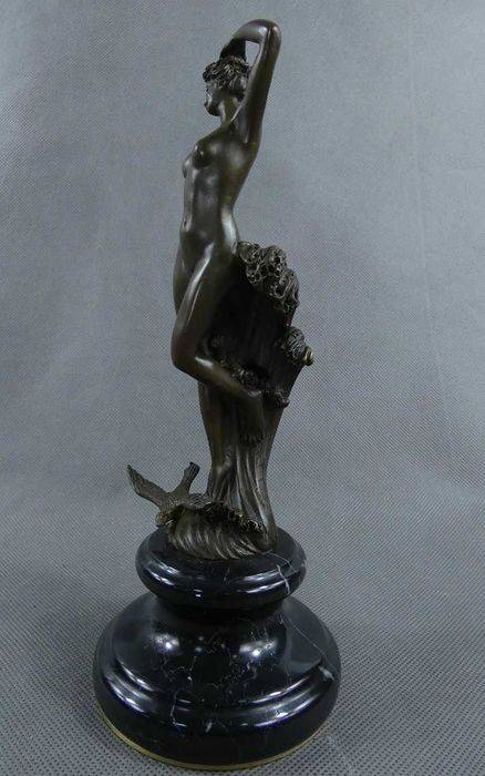 Akt kobieta pozująca BRĄZ marmur figura RZEŹBA  L. Bistolfi 25 cm