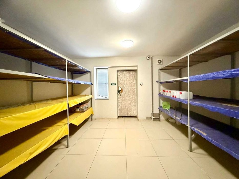 Продаю приміщення вільного призначення 84 метри  на ПТЗ. ц1