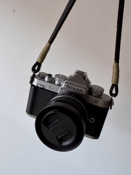 NIKON ZF Silver + 40mm f/2 (SE) ( Novo Modelo )