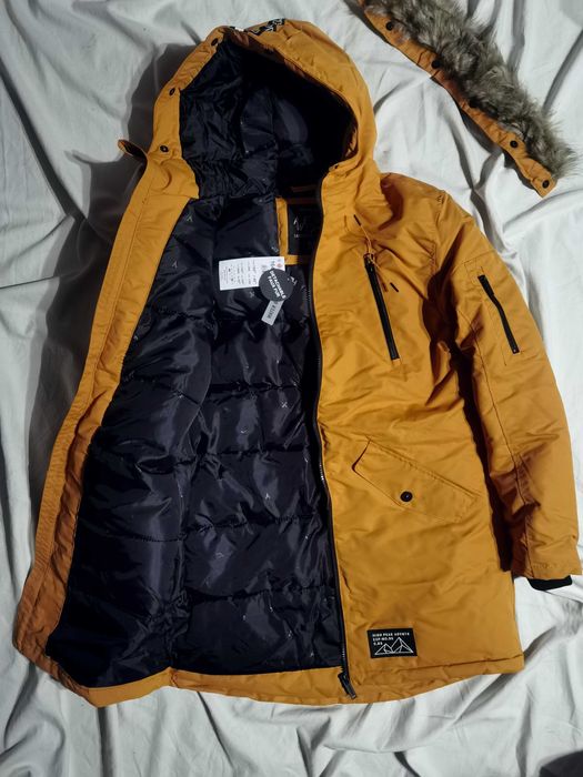 Зимова куртка Reserved 158