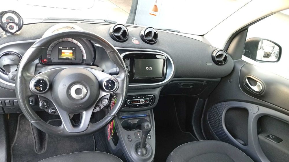SMART Fortwo Cabrio 2020 - Leia a descrição