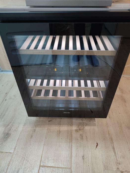 Chłodziarka na wino Miele kwt 6321 podblatowa.