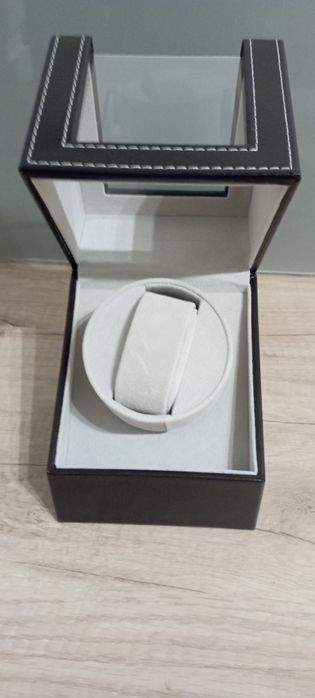 Szkatułka na zegarek rotomat