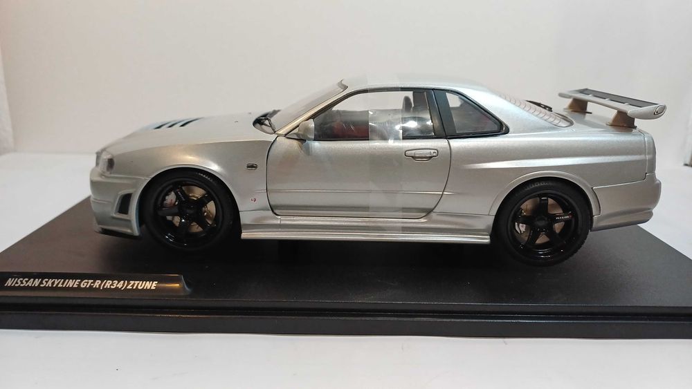 1/18 Nissan Skyline R34 cz - Solido