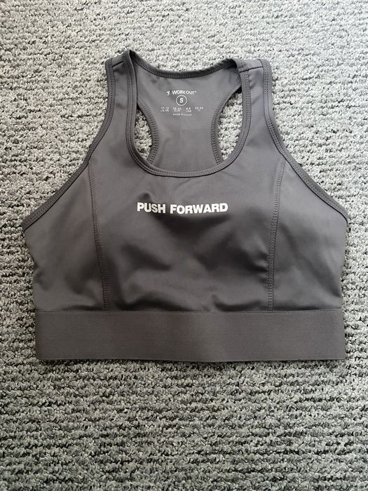Крутий спортивний топ від Workout
