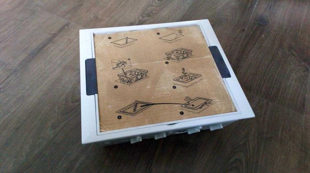 Floor-mounted electrical distribution box64309950072323120