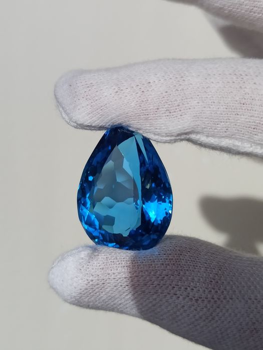 Topaz naturalny 52,84 ct. London Blue