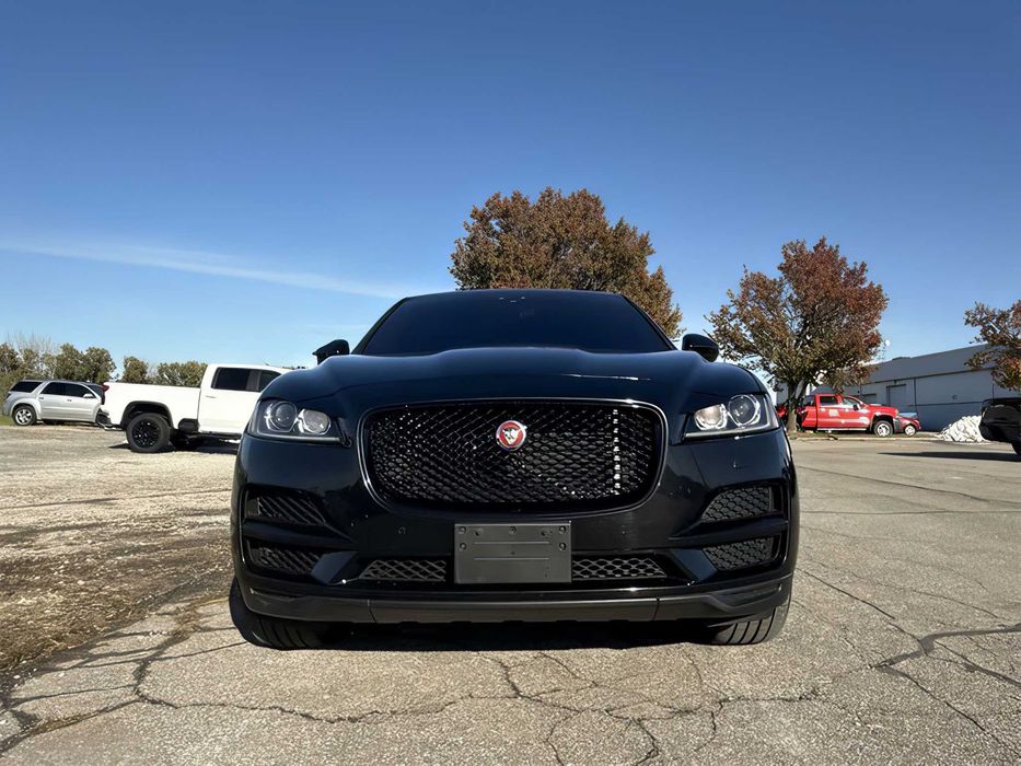 Jaguar F-PACE      2020