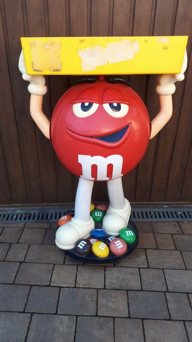 Red M&Ms ekspozytor stojak