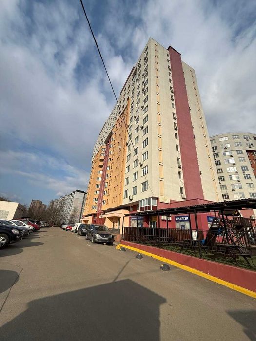 Продаж 2-кімнатної квартири в ЖК «Перлина Кадетського Гаю»