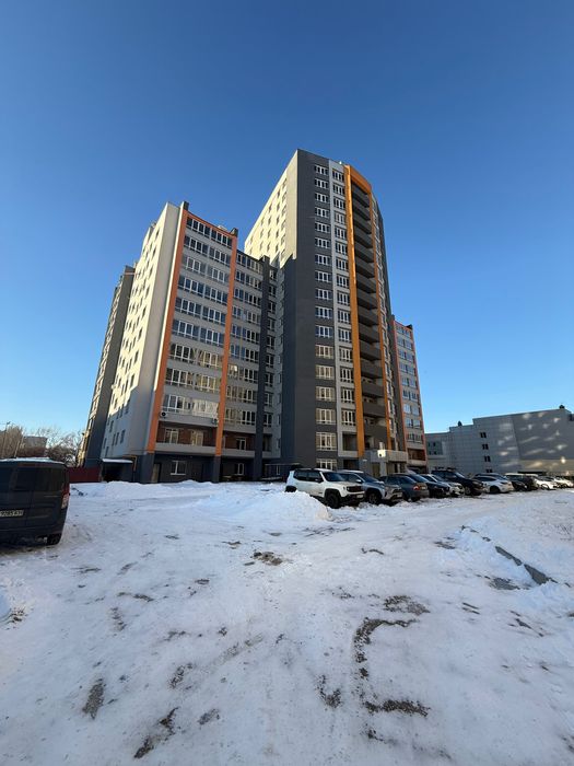 Продам велику 2к квартиру. Лушпи. Новобудова. Еверест