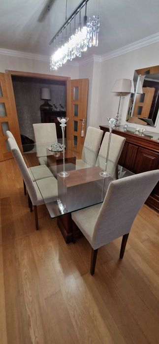 Mesa de sala em Cerejeira e tampo Vidro