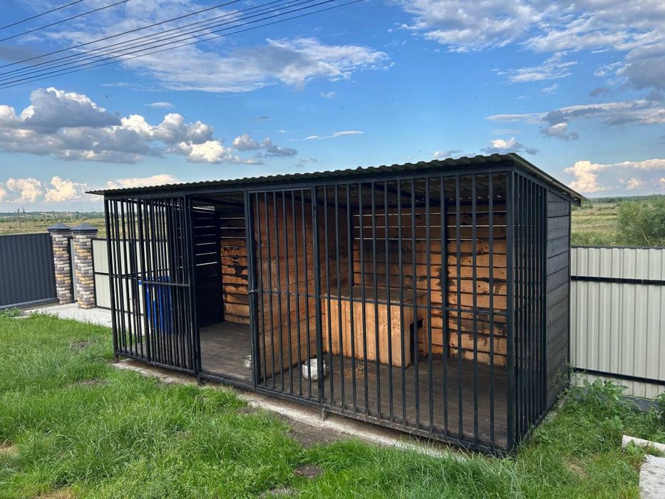 Вольєр на дві собаки