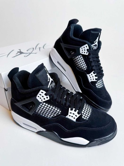 Jordan 4 Retro White Thunder R. 40