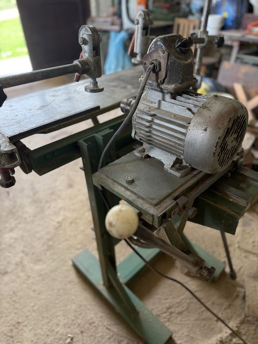 Profesjonalna otwornica (frezarka) stolarska do drewna