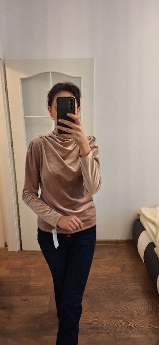 Nowa bluzka z metką